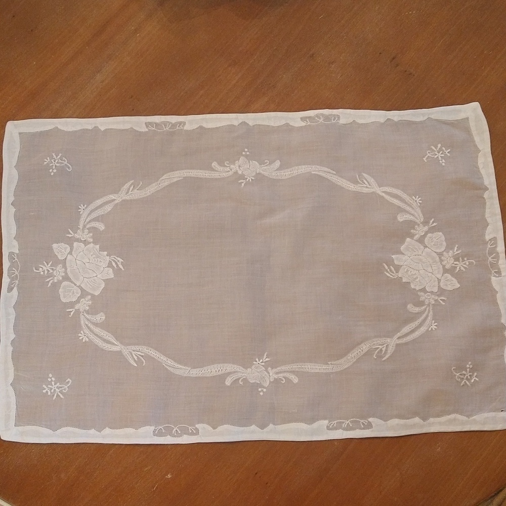 Set of 5 organdy linen handmade madeira white placemats vintage cottagecore